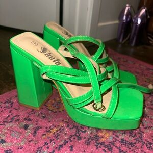 Green Pumps